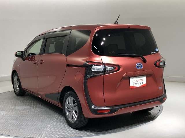 Toyota Sienta 8