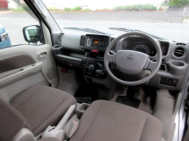 Nissan NV100 Clipper 2