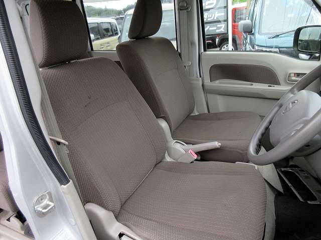 Nissan NV100 Clipper 4