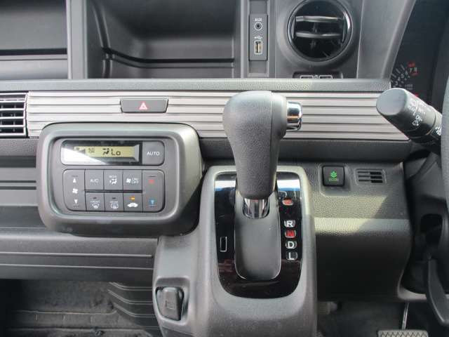 Honda N-VAN 12