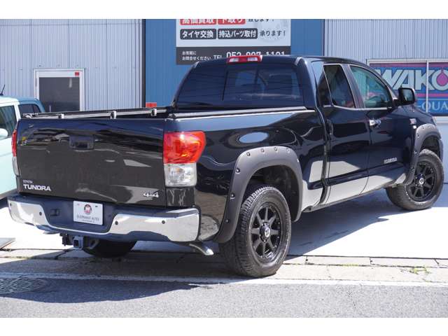Toyota Tundra 2