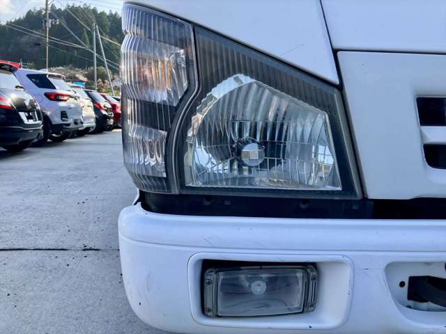 Isuzu Elf 12