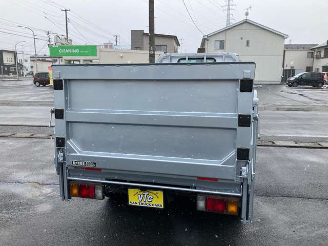Isuzu Elf 11