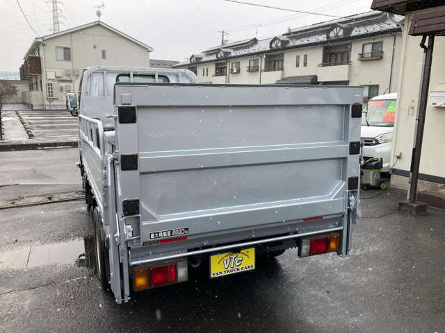 Isuzu Elf 12