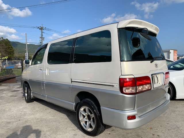 Toyota Regius 3