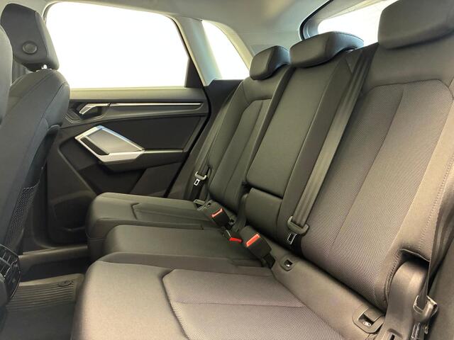 Audi Q3 12