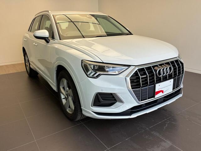 Audi Q3 4