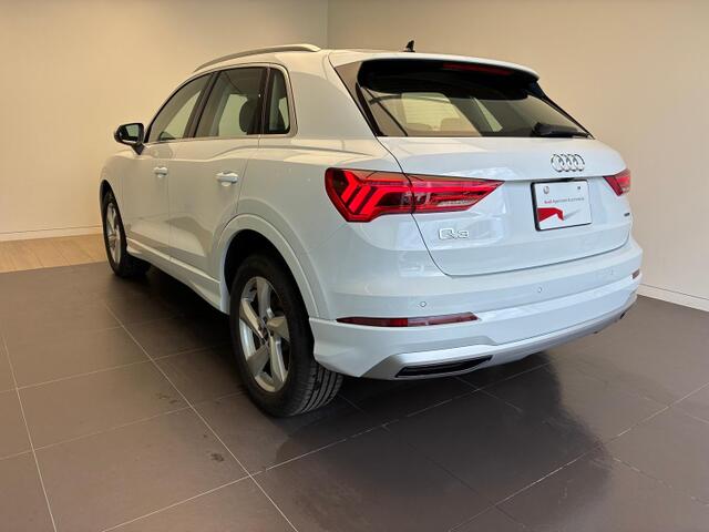 Audi Q3 7