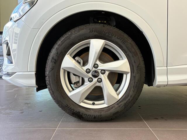 Audi Q3 8