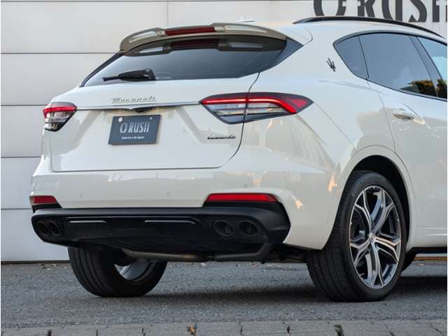 Maserati Levante 11