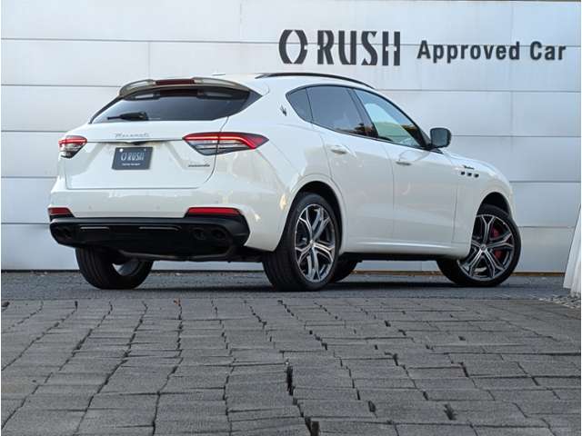 Maserati Levante 5