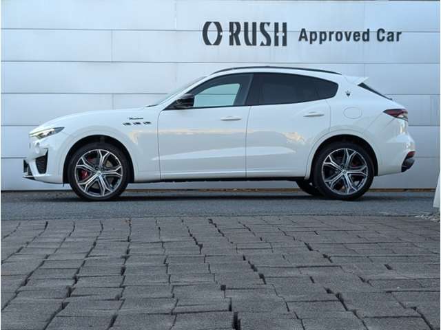 Maserati Levante 8