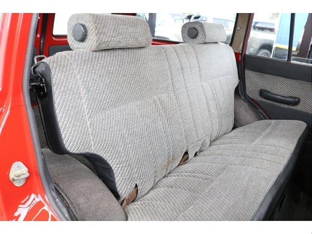 Toyota Land Cruiser 60 11