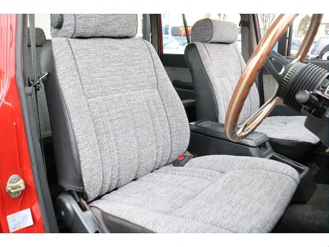 Toyota Land Cruiser 60 10