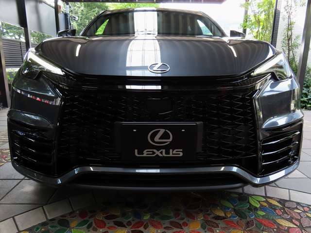 Lexus LBX 8