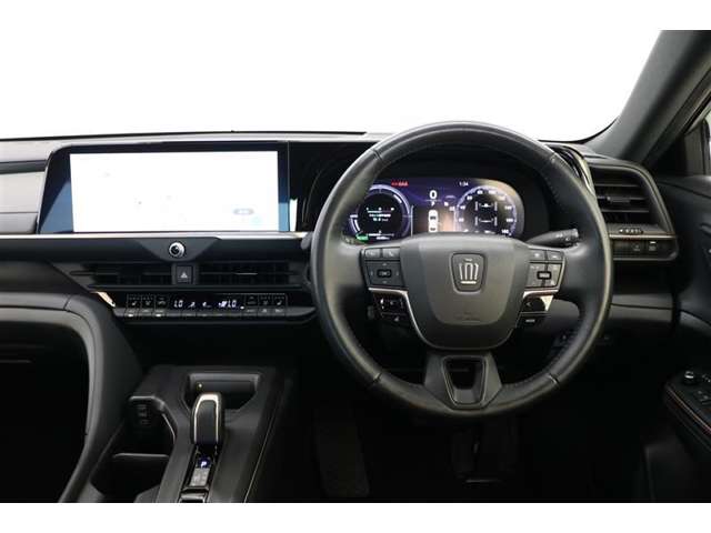Toyota Crown Crossover 5