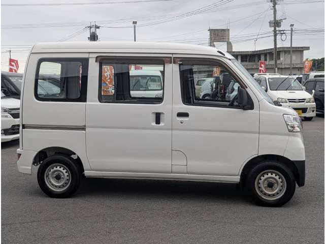 Daihatsu Hijet Cargo 4