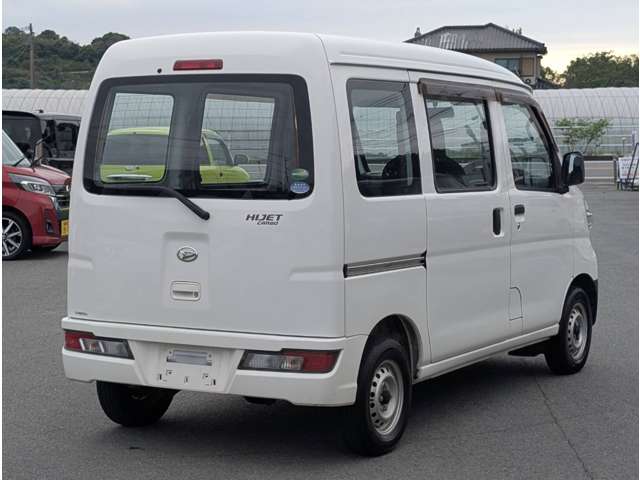 Daihatsu Hijet Cargo 5