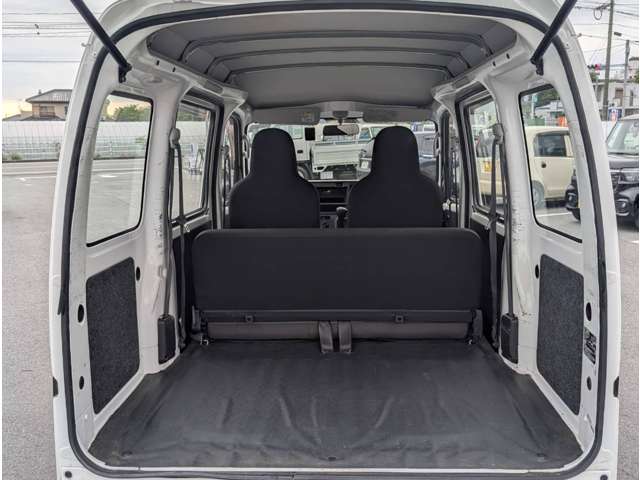 Daihatsu Hijet Cargo 10