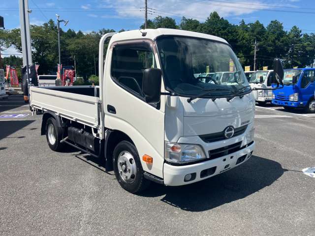 Hino Dutro 3