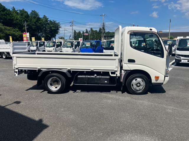 Hino Dutro 4