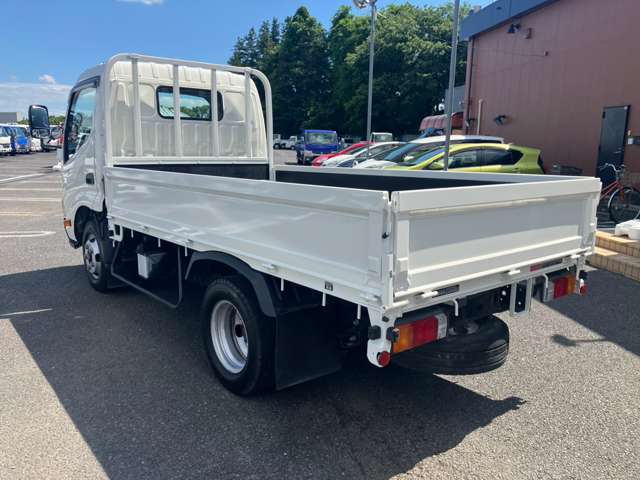 Hino Dutro 7