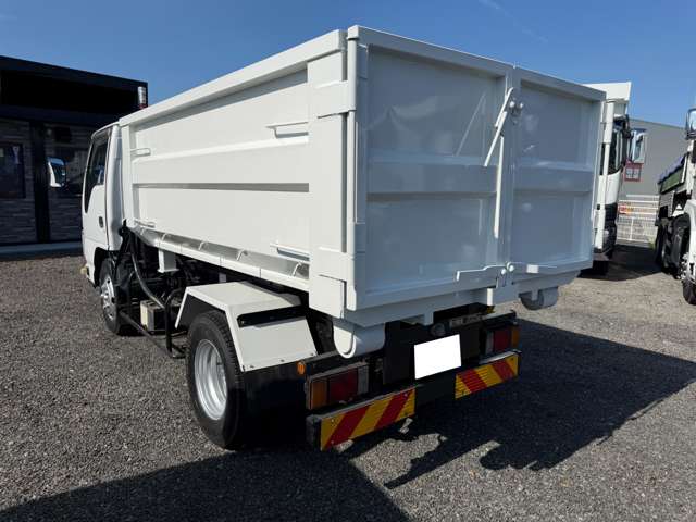 Isuzu Elf 3