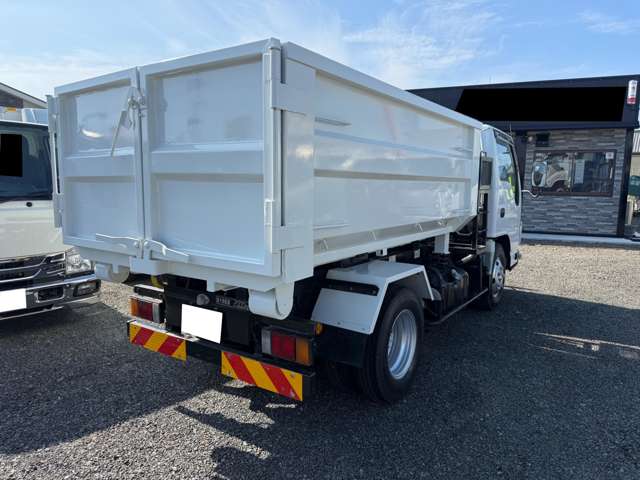 Isuzu Elf 4