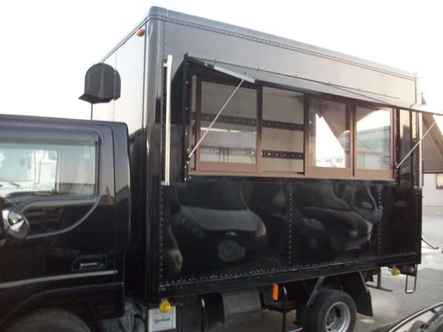Mazda Titan Dash 8