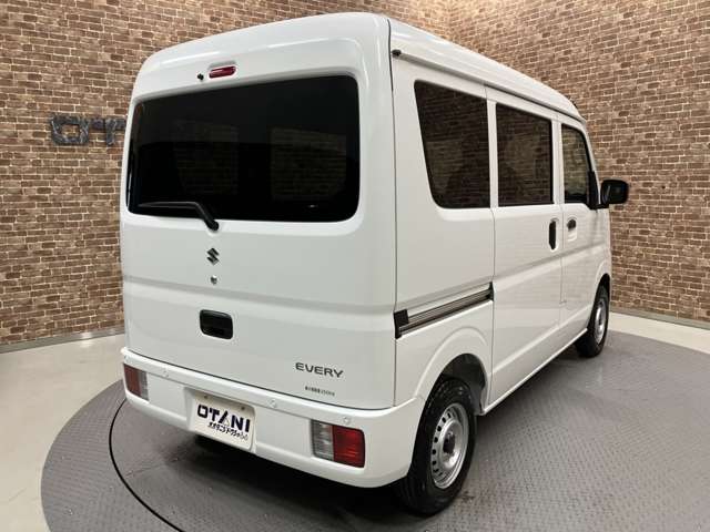 Suzuki Every 12