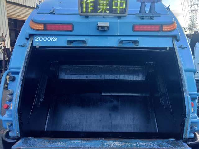 Isuzu Elf 12