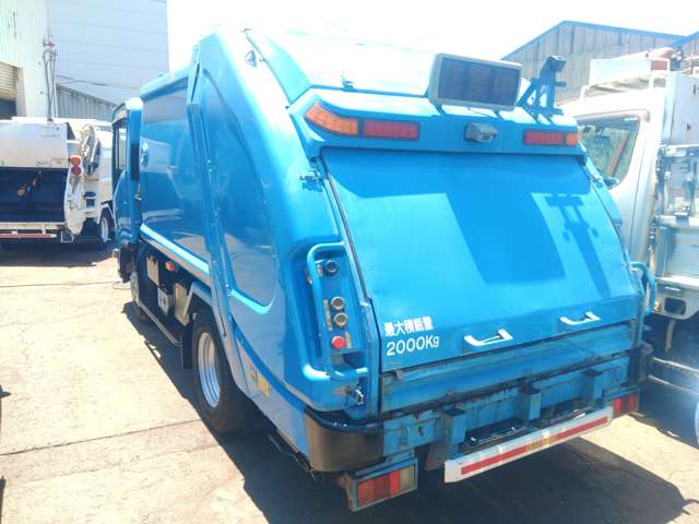 Isuzu Elf 2