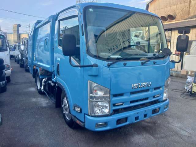 Isuzu Elf 3