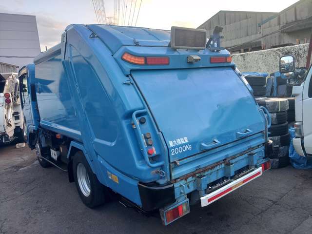 Isuzu Elf 8