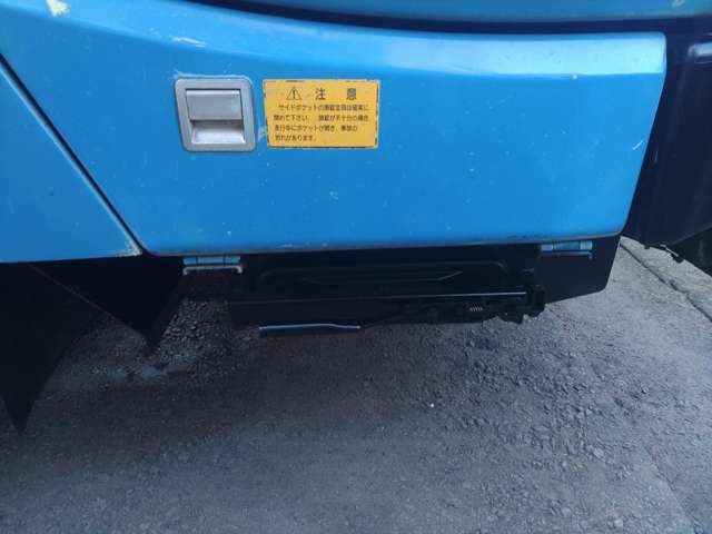 Isuzu Elf 10