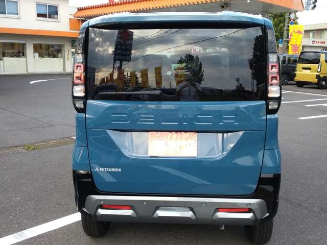 Mitsubishi Delica Mini 10