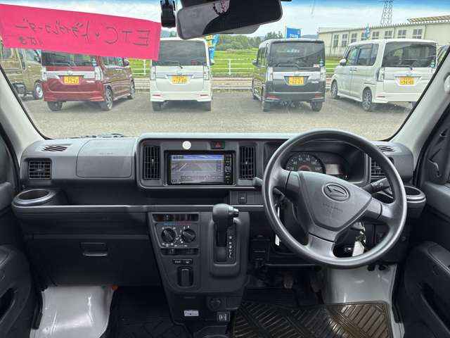Daihatsu Hijet Cargo 11