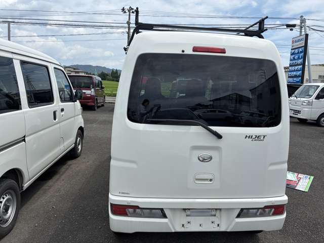 Daihatsu Hijet Cargo 5