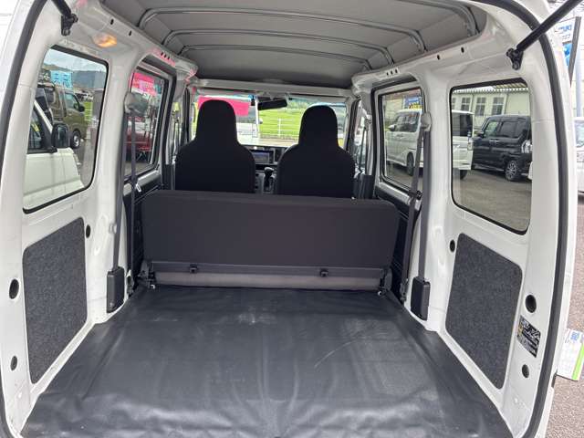 Daihatsu Hijet Cargo 7
