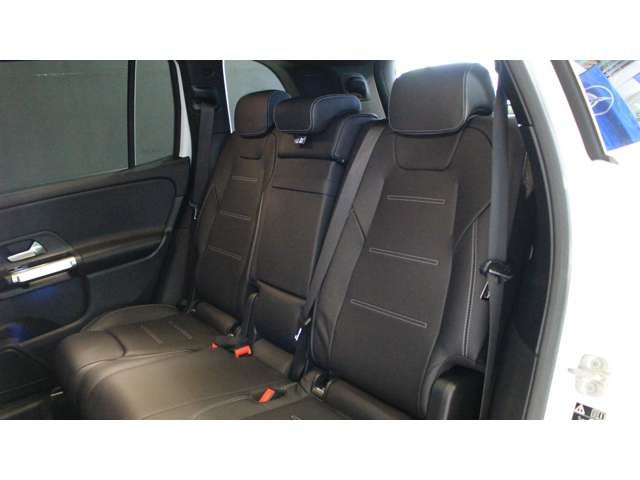 Mercedes-Benz GLB 12
