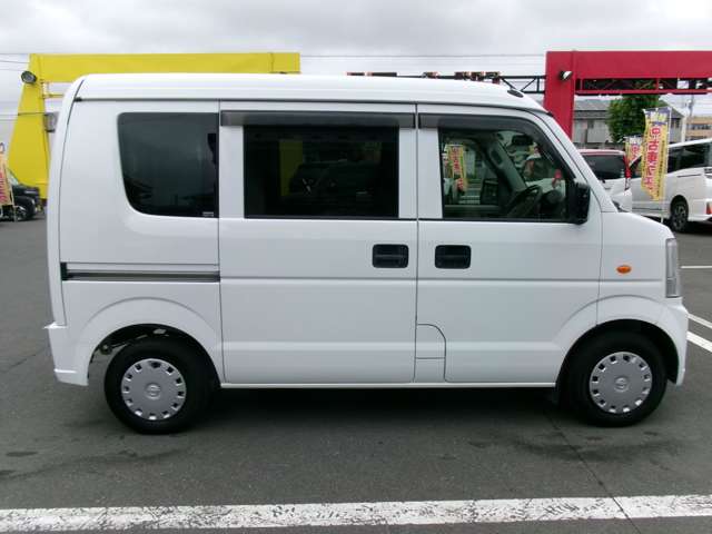 Nissan NV100 Clipper 4