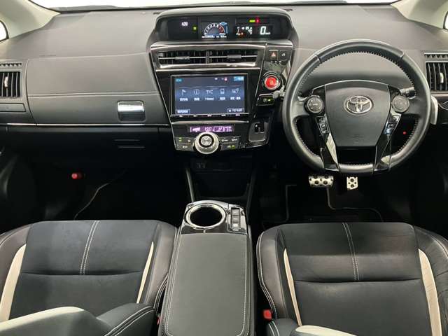 Toyota Prius α 2