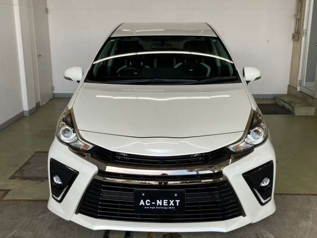 Toyota Prius α 6