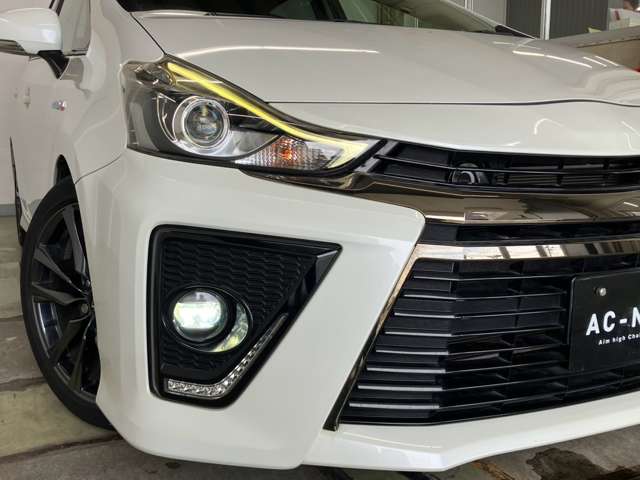 Toyota Prius α 8