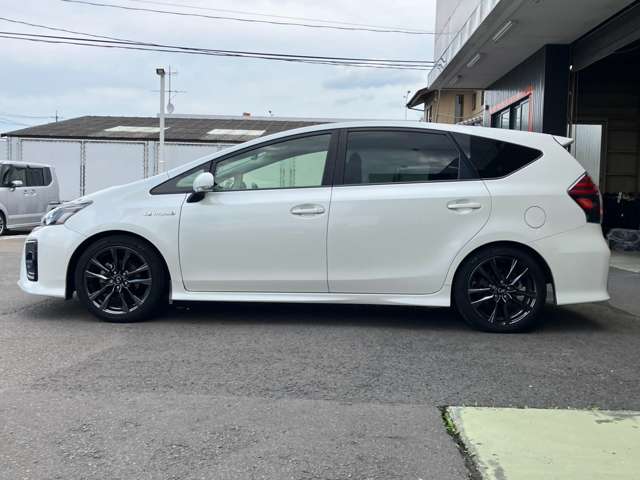 Toyota Prius α 9
