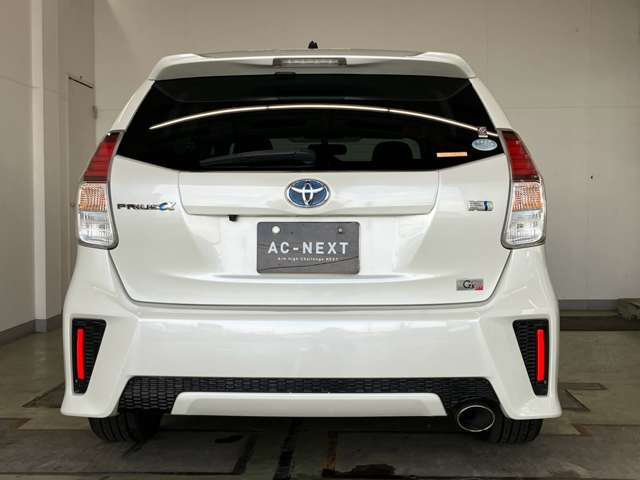 Toyota Prius α 10