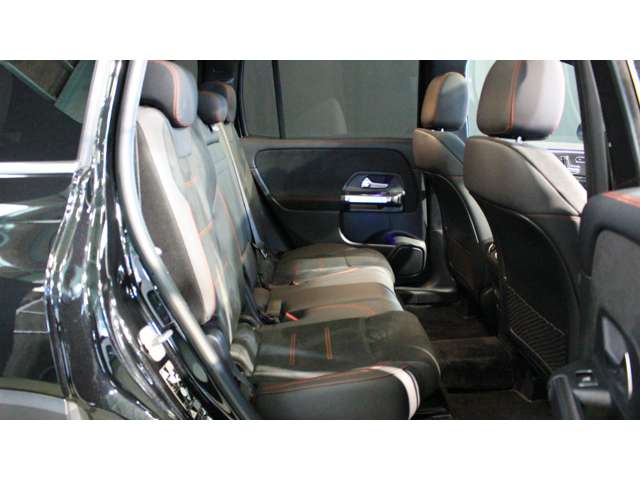 Mercedes-Benz GLB 12