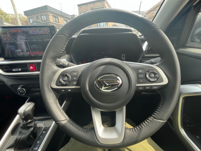Daihatsu Rocky 12