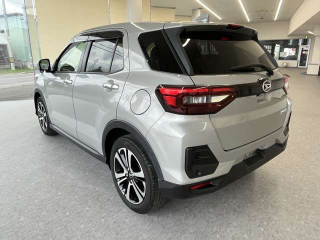 Daihatsu Rocky 3