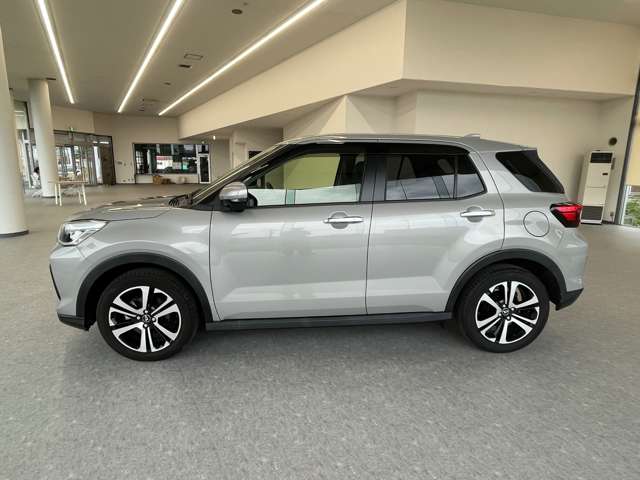 Daihatsu Rocky 6